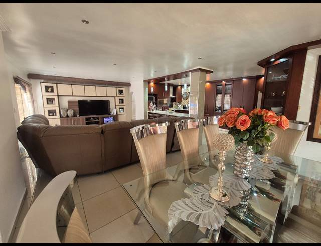 4 BEDROOM HOUSE FOR SALE IN VANDERBIJLPARK SE 3
